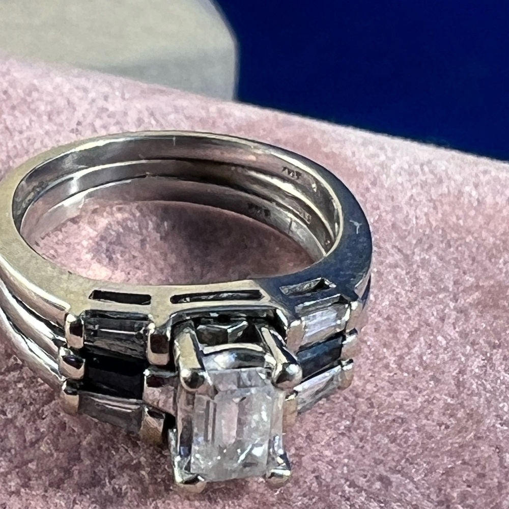 COPY - 14 kt wedding band with ring guard
